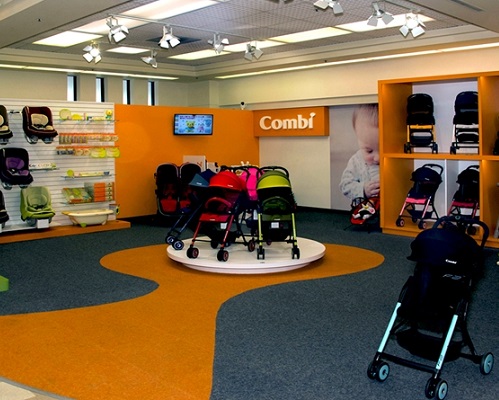 Xe đẩy em bé nhãn hiệu Combi